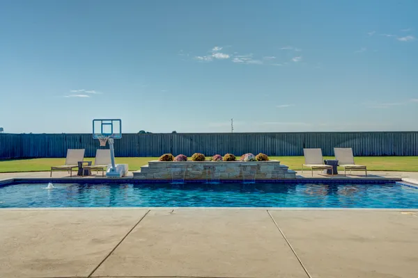 $1,877,000 | 8216 East County Road 6100, Idalou, TX 79329