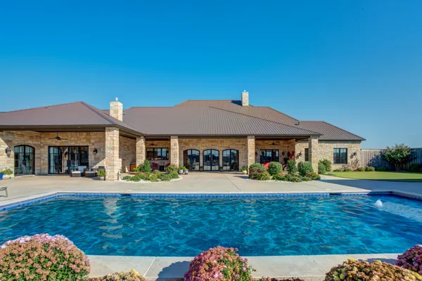 $1,877,000 | 8216 East County Road 6100, Idalou, TX 79329