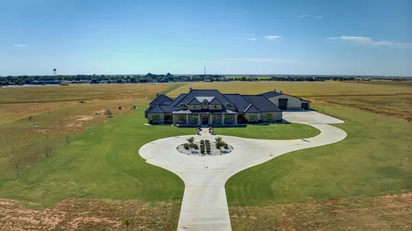 $1,877,000 | 8216 East County Road 6100, Idalou, TX 79329