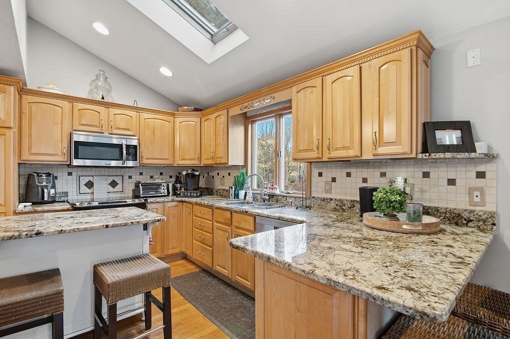 30 Thetford Avenue Braintree, MA 02184 - Photo 13 of 41