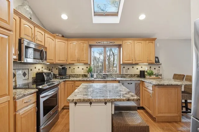 $1,050,000 | 30 Thetford Avenue, Braintree, MA 02184