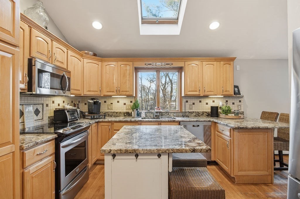 30 Thetford Avenue Braintree, MA 02184 - Photo 15 of 41