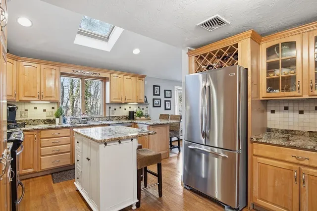 $1,050,000 | 30 Thetford Avenue, Braintree, MA 02184