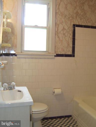 1836 Ellinwood Road Rosedale, MD 21237 - Photo 14 of 22 Bath #1