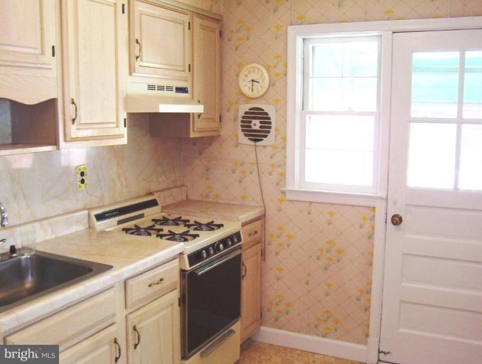 1836 Ellinwood Road Rosedale, MD 21237 - Photo 8 of 22 Kitchen #3