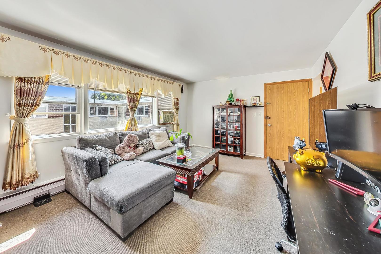 6357 West Addison Street, Unit 2FNW Chicago, IL 60634 - Photo 4 of 12 Gallery Image 4