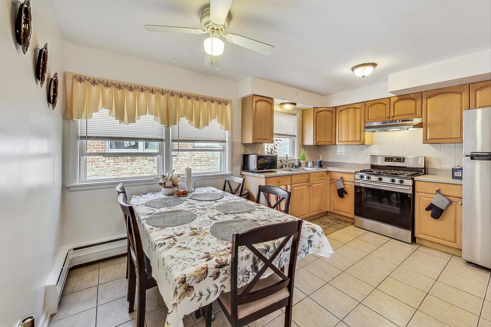 6357 West Addison Street, Unit 2FNW Chicago, IL 60634 - Photo 5 of 12 Gallery Image 5