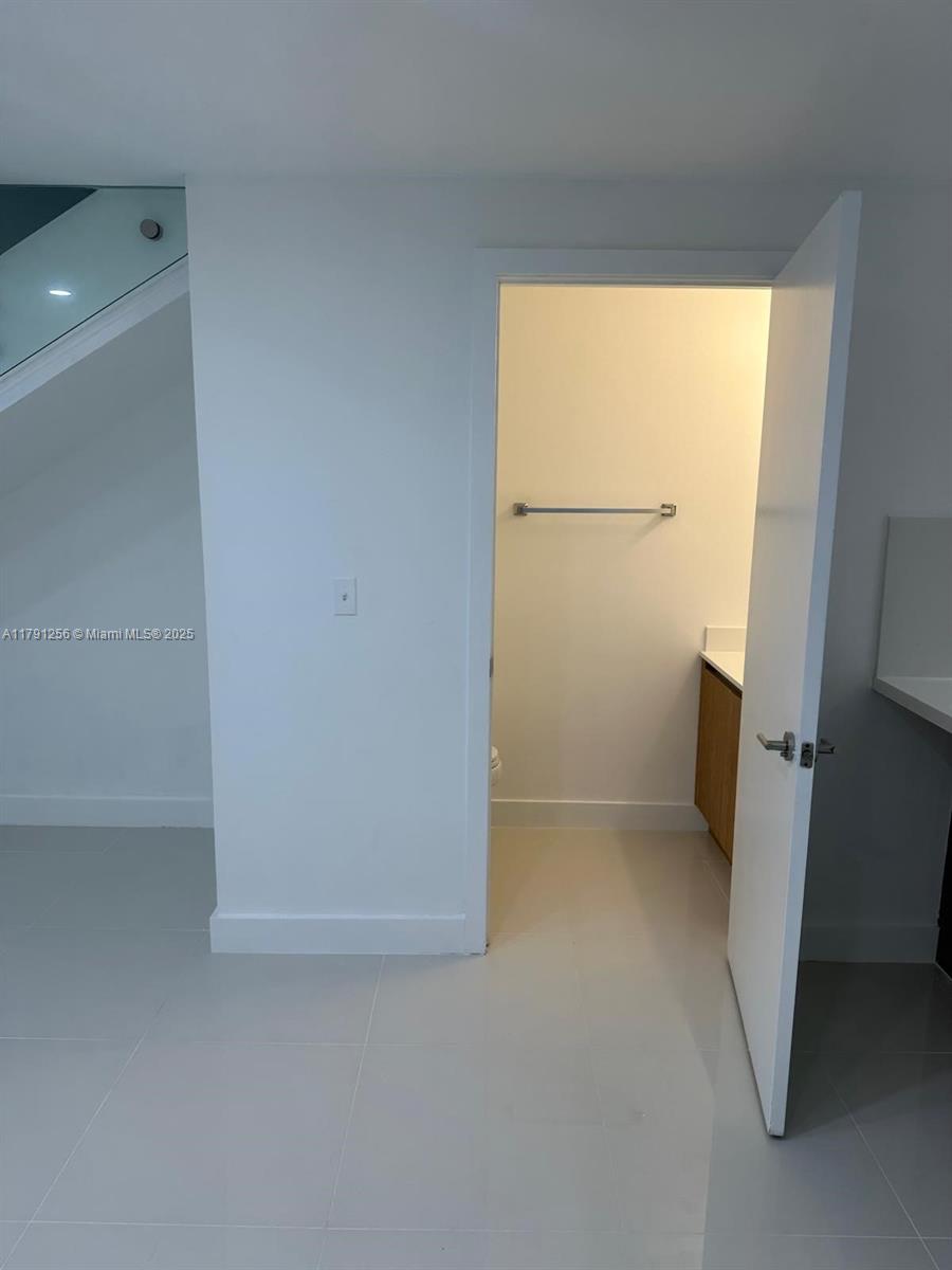 1380 Coronado Road Weston, FL 33327 - Photo 13 of 44 Gallery Image 13