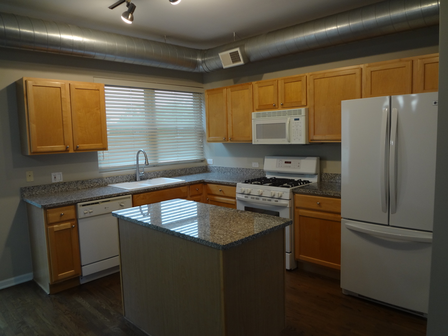 1834 Ridge Avenue, Unit 137 Evanston, IL 60201 - Photo 10 of 19