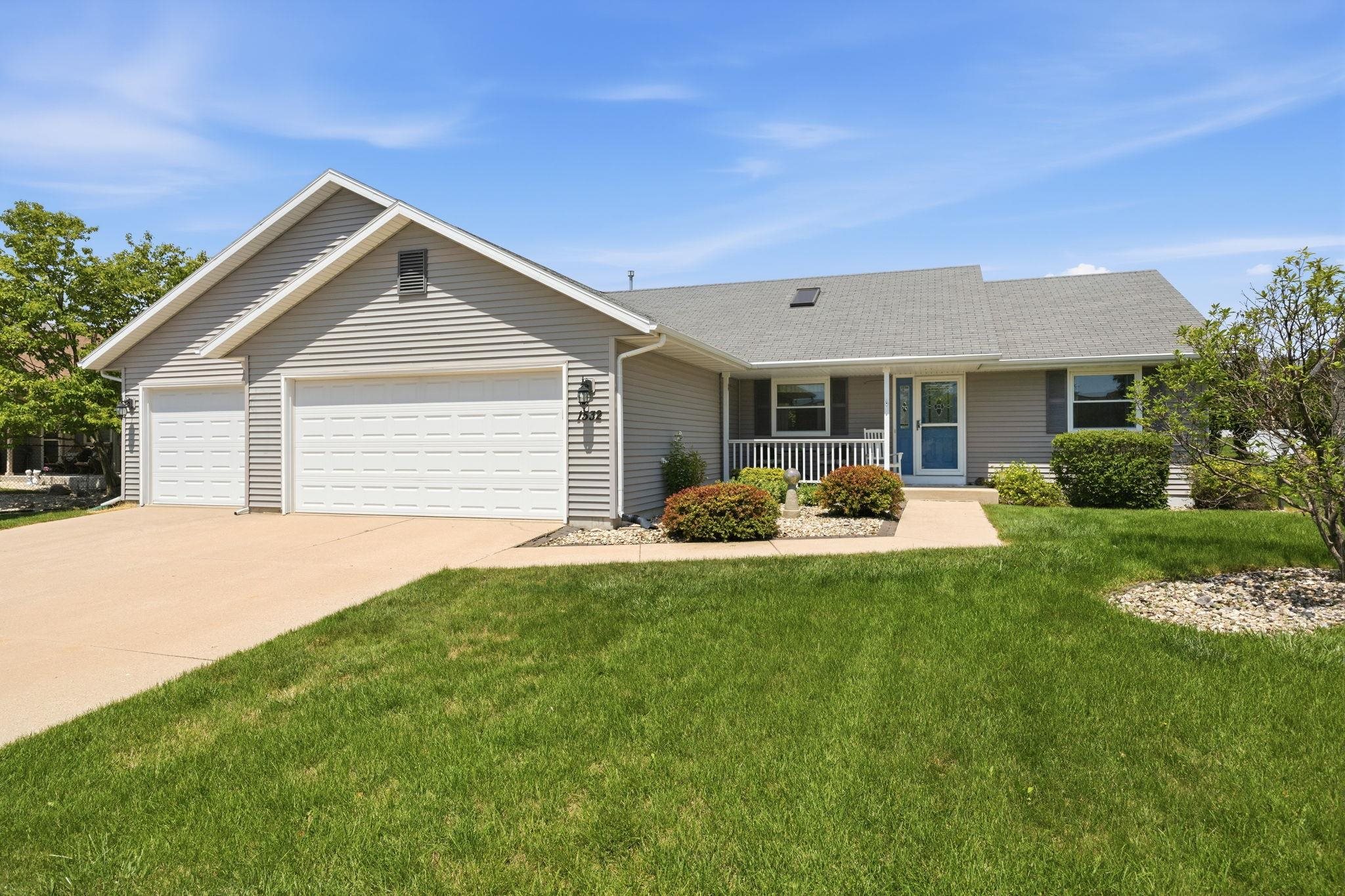 1532 Montclair Place Fort Atkinson, WI 53538 - Photo 1 of 47