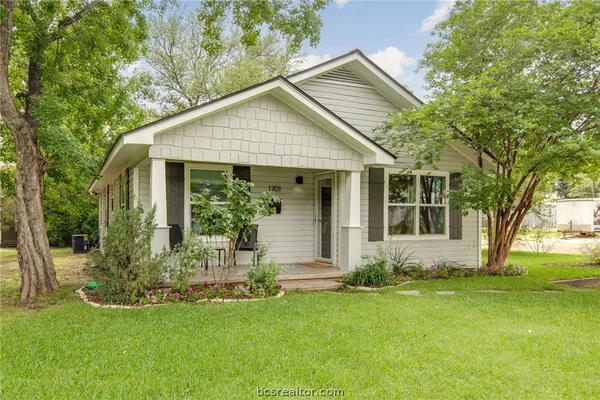 $2,250 | 1201 East 30th Street, Bryan, TX 77802