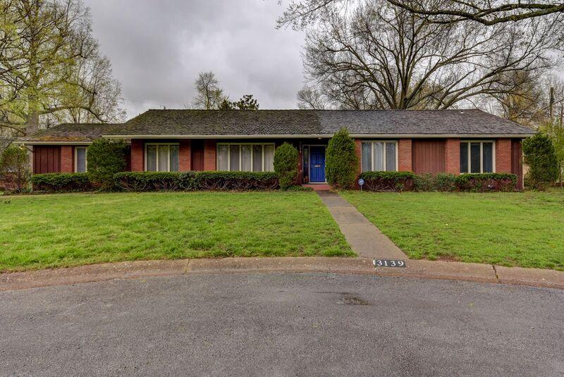 3139 E Berkeley