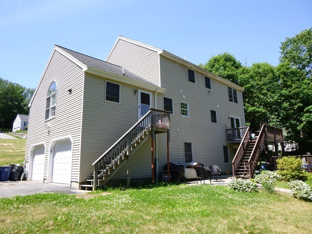 19 Butler Road Mendon, MA 01756 - Photo 5 of 41 Gallery Image 5