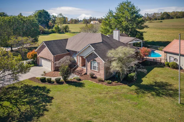 $619,000 | 3582 South Pointe Road, Cookeville, TN 38506