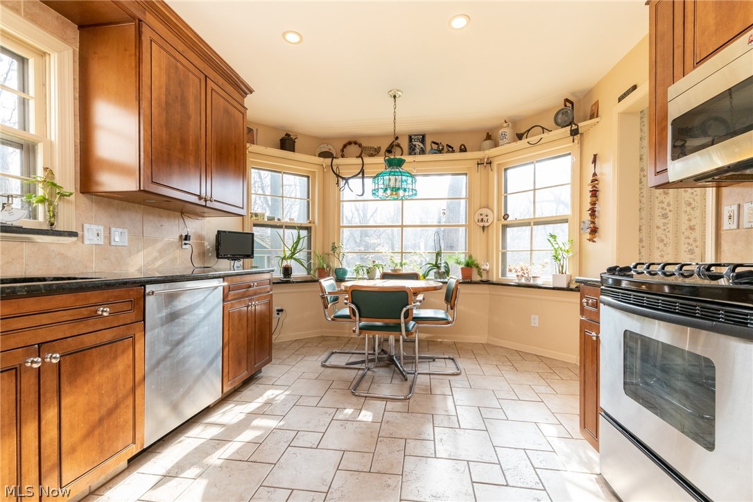 3554 Fenley Road Cleveland, OH 44121 - Photo 10 of 33 Gallery Image 10