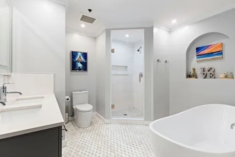 $3,350,000 | 157 Newbury Street, Unit 3, Boston, MA 02116