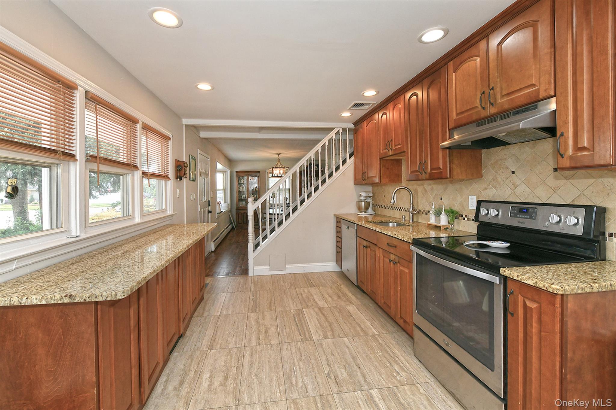 53 Periwinkle Road Levittown, NY 11756 - Photo 5 of 22 Gallery Image 5