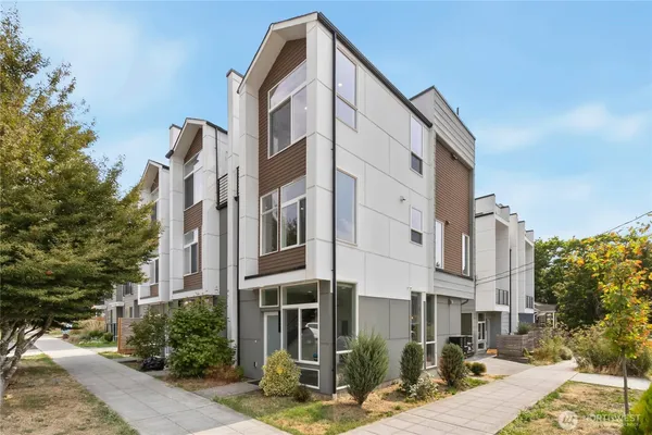 $680,000 | 947 Northwest 56th Street, Seattle, WA 98107