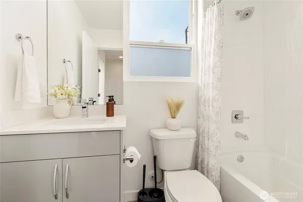 $680,000 | 947 Northwest 56th Street, Seattle, WA 98107