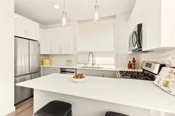 $680,000 | 947 Northwest 56th Street, Seattle, WA 98107