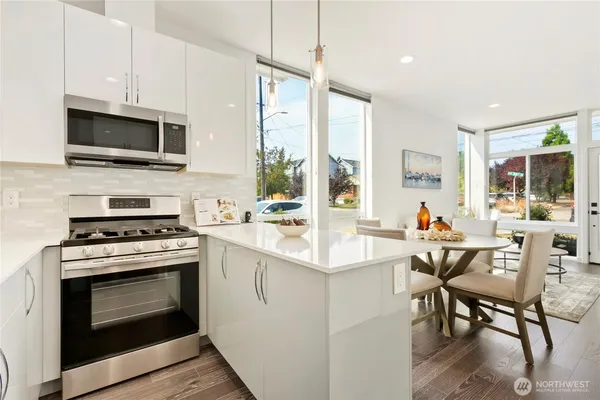 $680,000 | 947 Northwest 56th Street, Seattle, WA 98107
