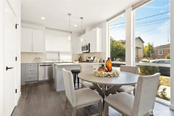 $680,000 | 947 Northwest 56th Street, Seattle, WA 98107