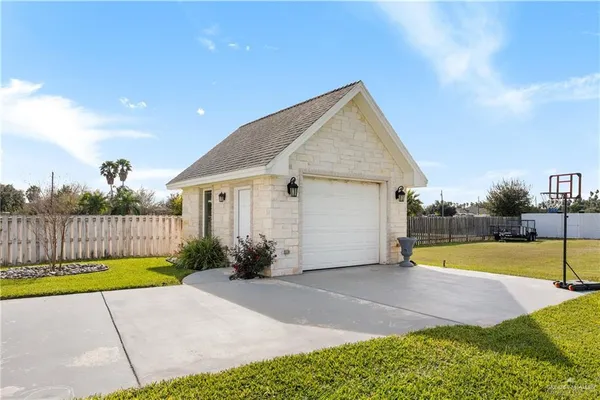 $1,050,000 | 28032 Bass Boulevard, Harlingen, TX 78552