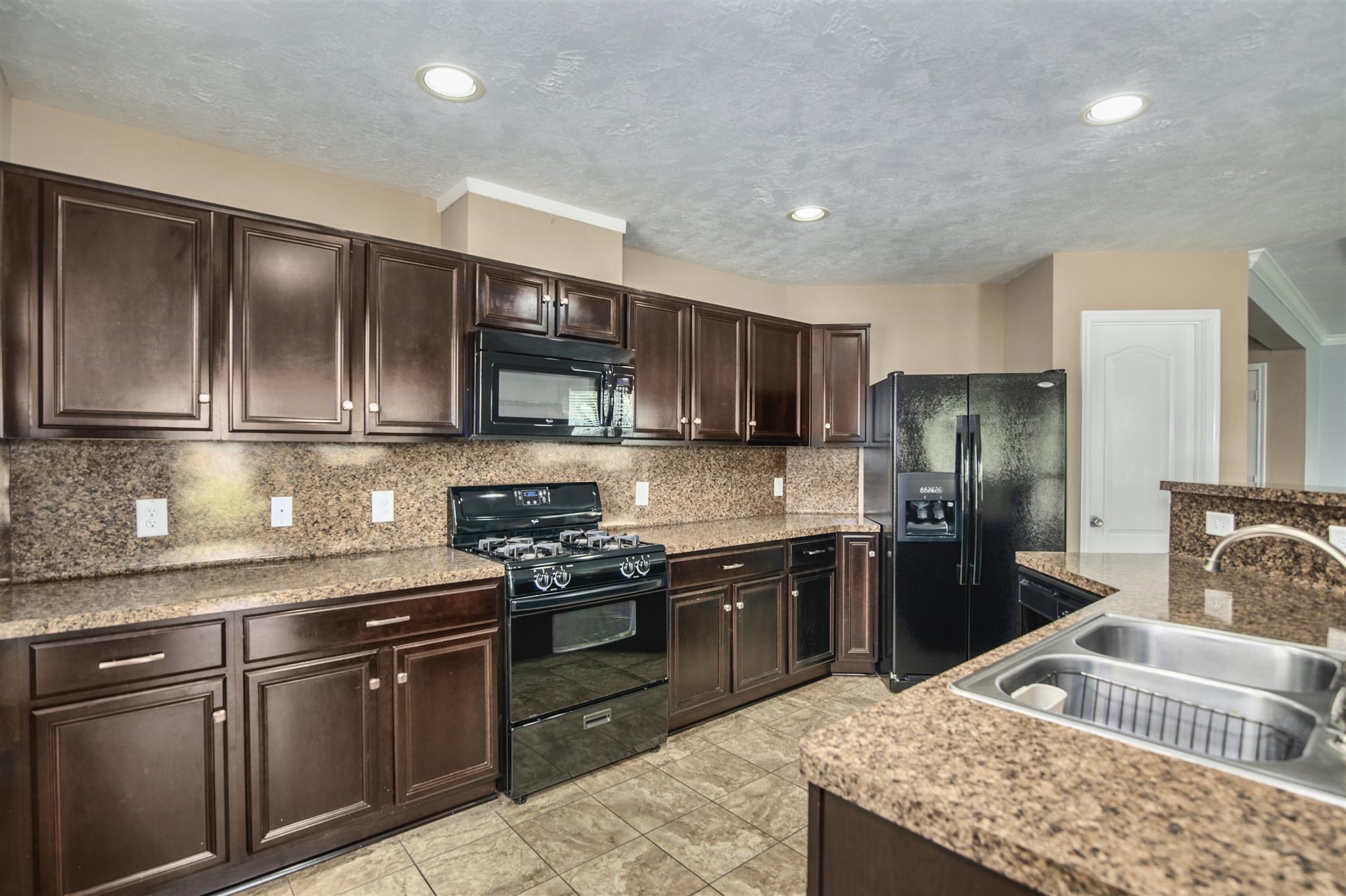 10447 Harbor Canyon Drive Humble, TX 77396 - Photo 2 of 30