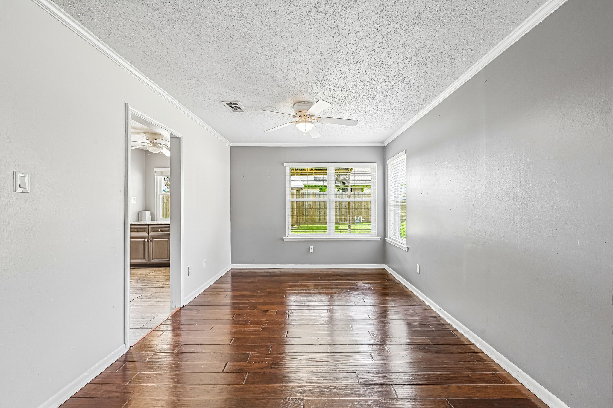 8 Arlington Street Conroe, TX 77301 - Photo 15 of 37 Dining Room - see earlier photos for virtually staged.