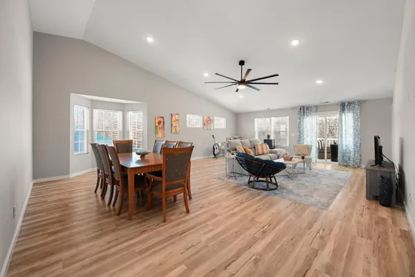 $250,000 | 1530 Nowlin Avenue, Unit 202, Lawrenceburg, IN 47025
