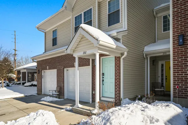 $250,000 | 1530 Nowlin Avenue, Unit 202, Lawrenceburg, IN 47025