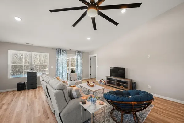 $250,000 | 1530 Nowlin Avenue, Unit 202, Lawrenceburg, IN 47025