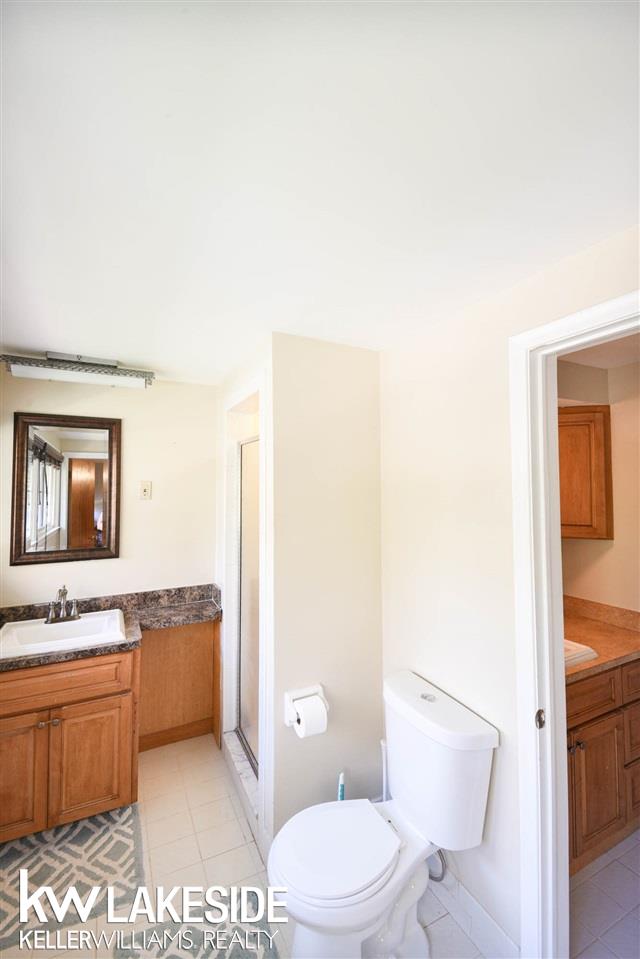 1989 Broadstone Road Grosse Pointe, MI 48236 - Photo 20 of 25 50026896-21.JPG