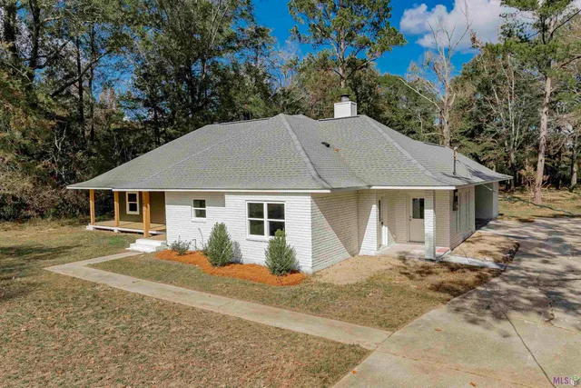 $395,000 | 12833 Port Hudson-Pride Road, Zachary, LA 70791