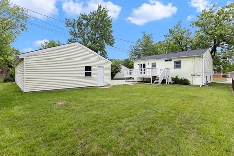 $349,990 | 121 Seton Place, Streamwood, IL 60107