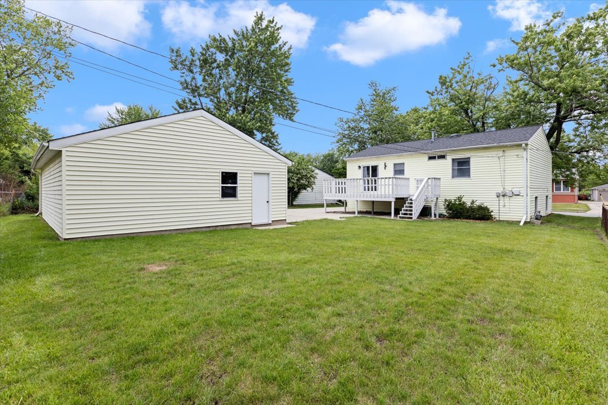 121 Seton Place Streamwood, IL 60107 - Photo 3 of 26