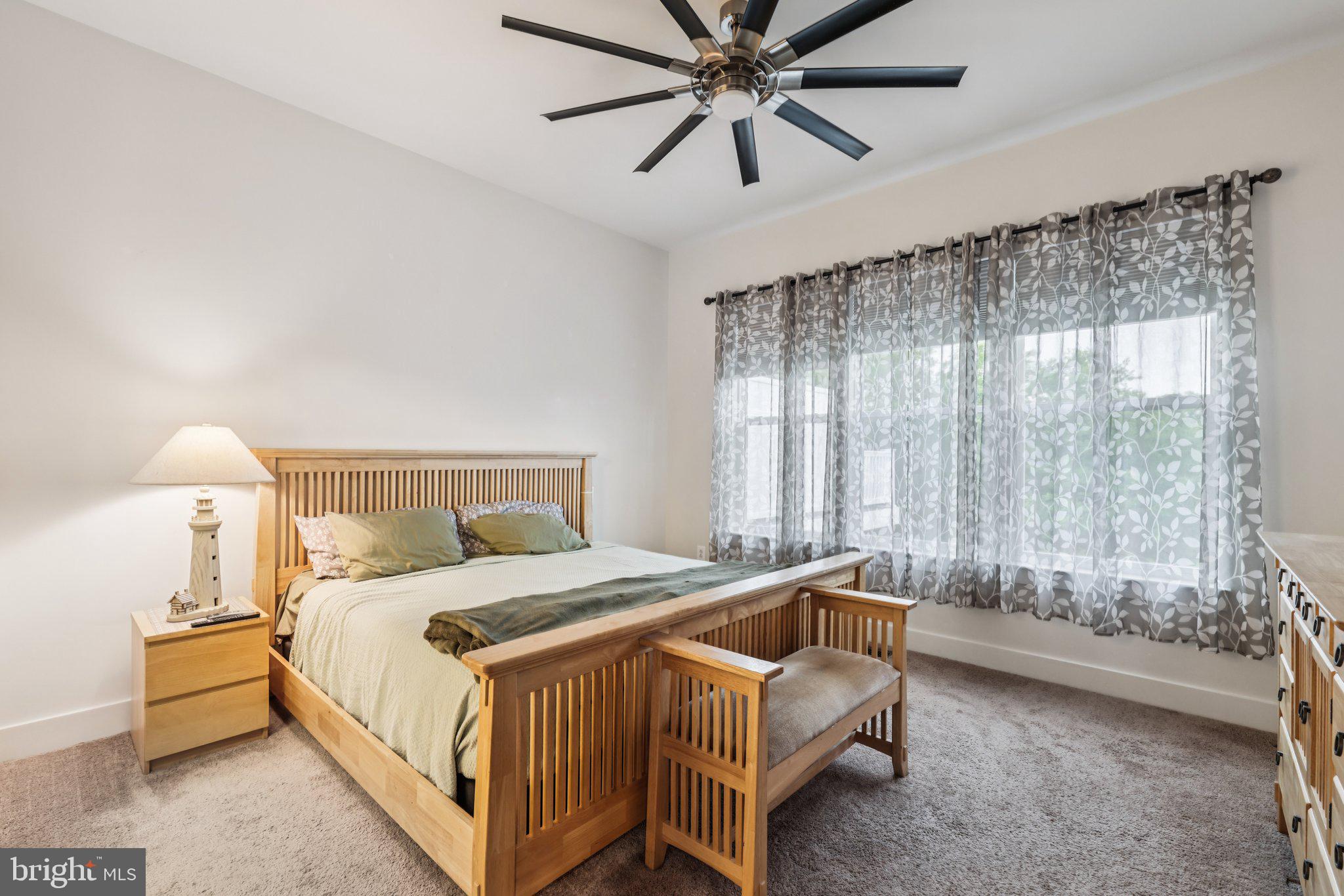 2810 Town View Circle New Windsor, MD 21776 - Photo 19 of 40 Primary bedroom