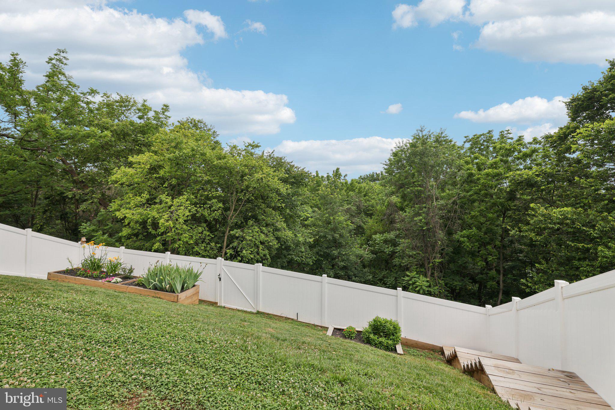 2810 Town View Circle New Windsor, MD 21776 - Photo 34 of 40 Fenced rear yard