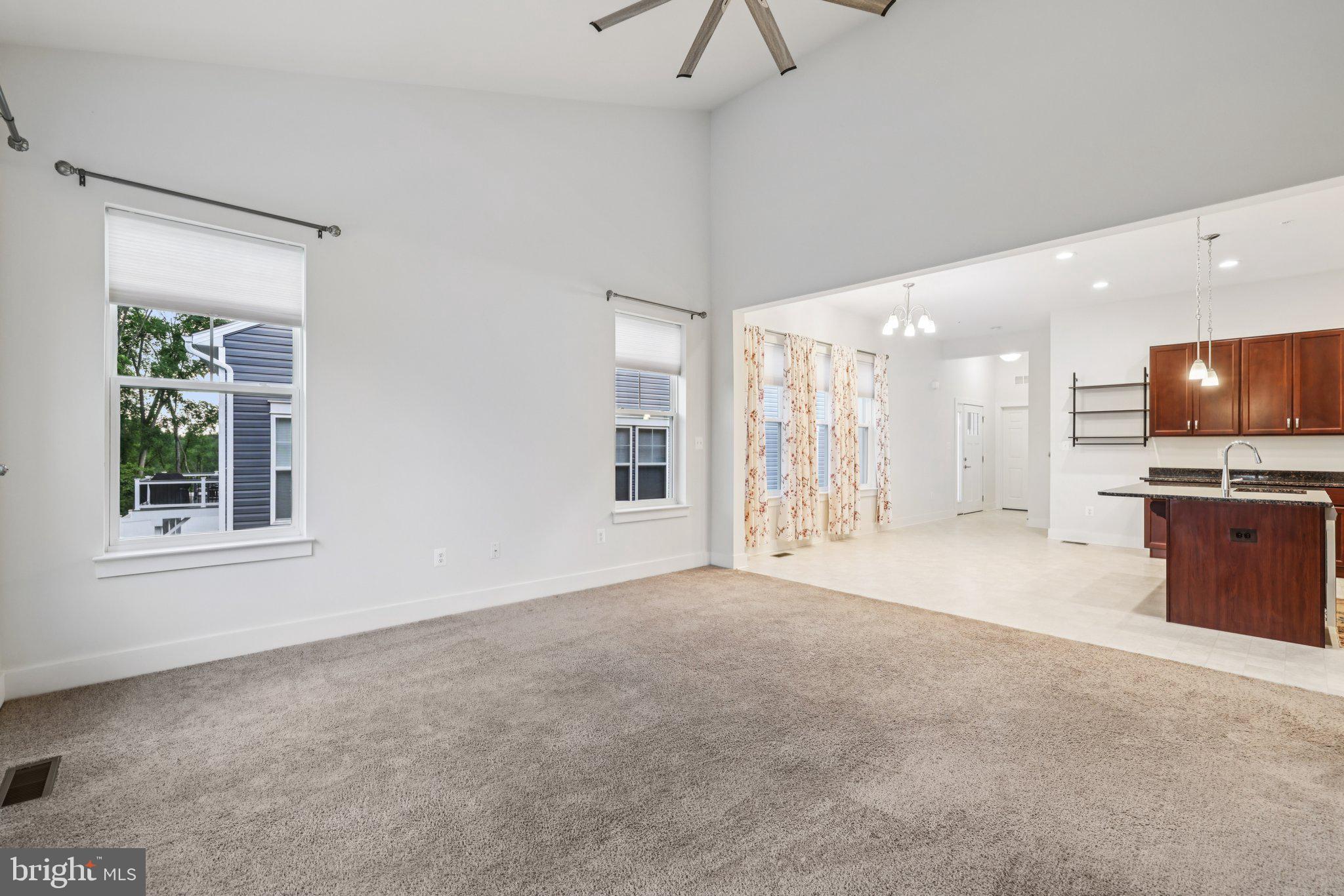 2810 Town View Circle New Windsor, MD 21776 - Photo 10 of 40 Grand 2 story great room