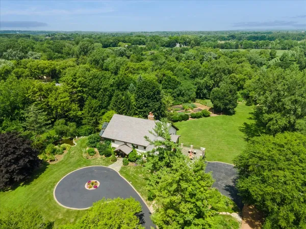 $1,995,000 | 236 Steeplechase Road, Barrington Hills, IL 60010