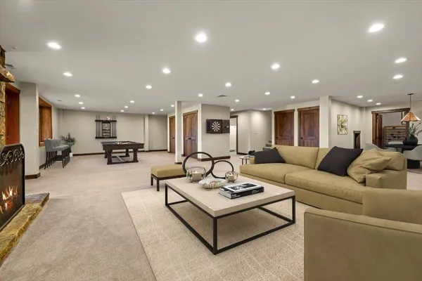 $1,995,000 | 236 Steeplechase Road, Barrington Hills, IL 60010