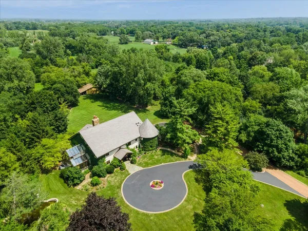 $1,995,000 | 236 Steeplechase Road, Barrington Hills, IL 60010