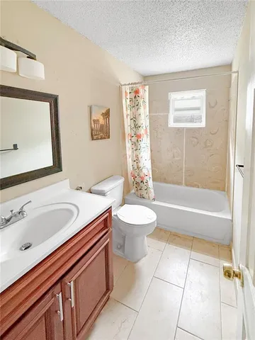 $2,100 | 257 South Fairbairn Drive, Deltona, FL 32725