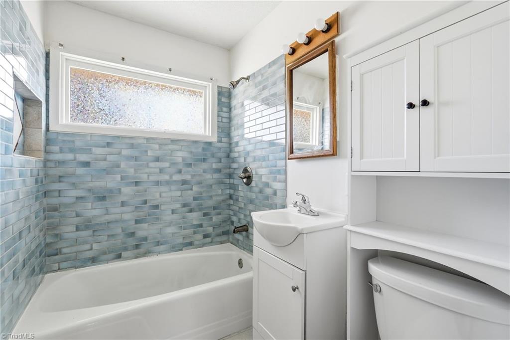 206 Paramount Street High Point, NC 27260 - Photo 12 of 22