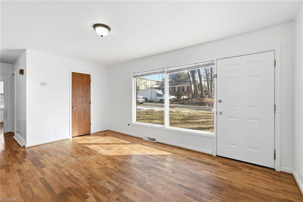 206 Paramount Street High Point, NC 27260 - Photo 4 of 22