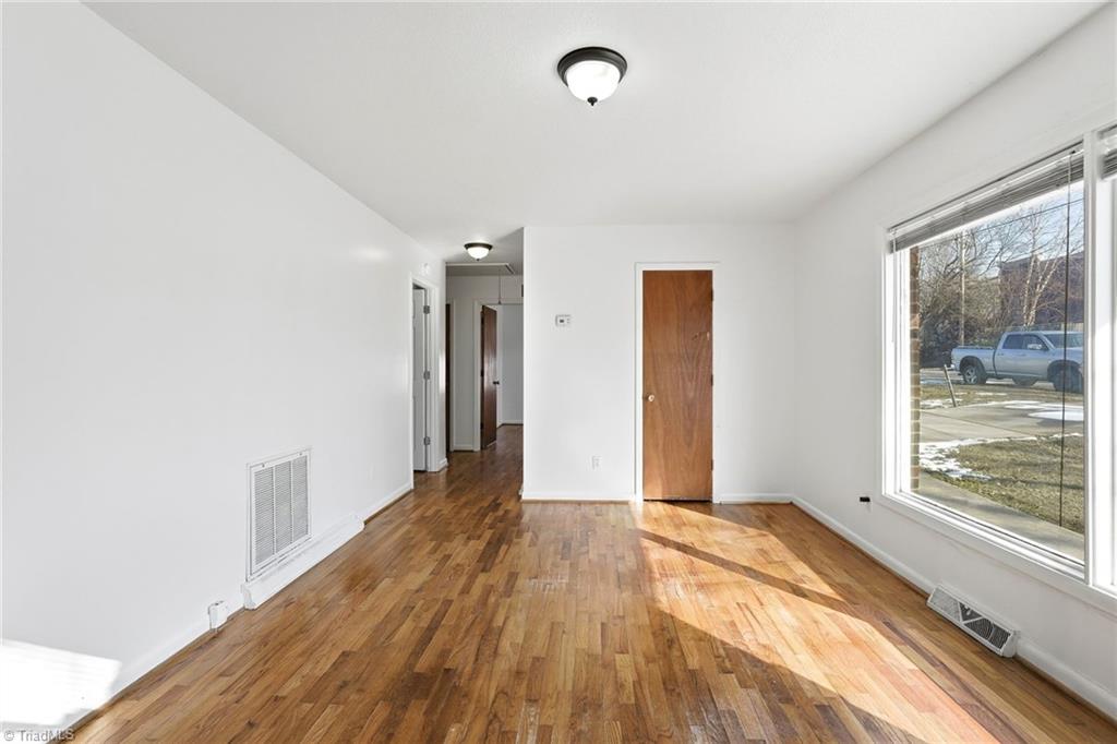 206 Paramount Street High Point, NC 27260 - Photo 5 of 22