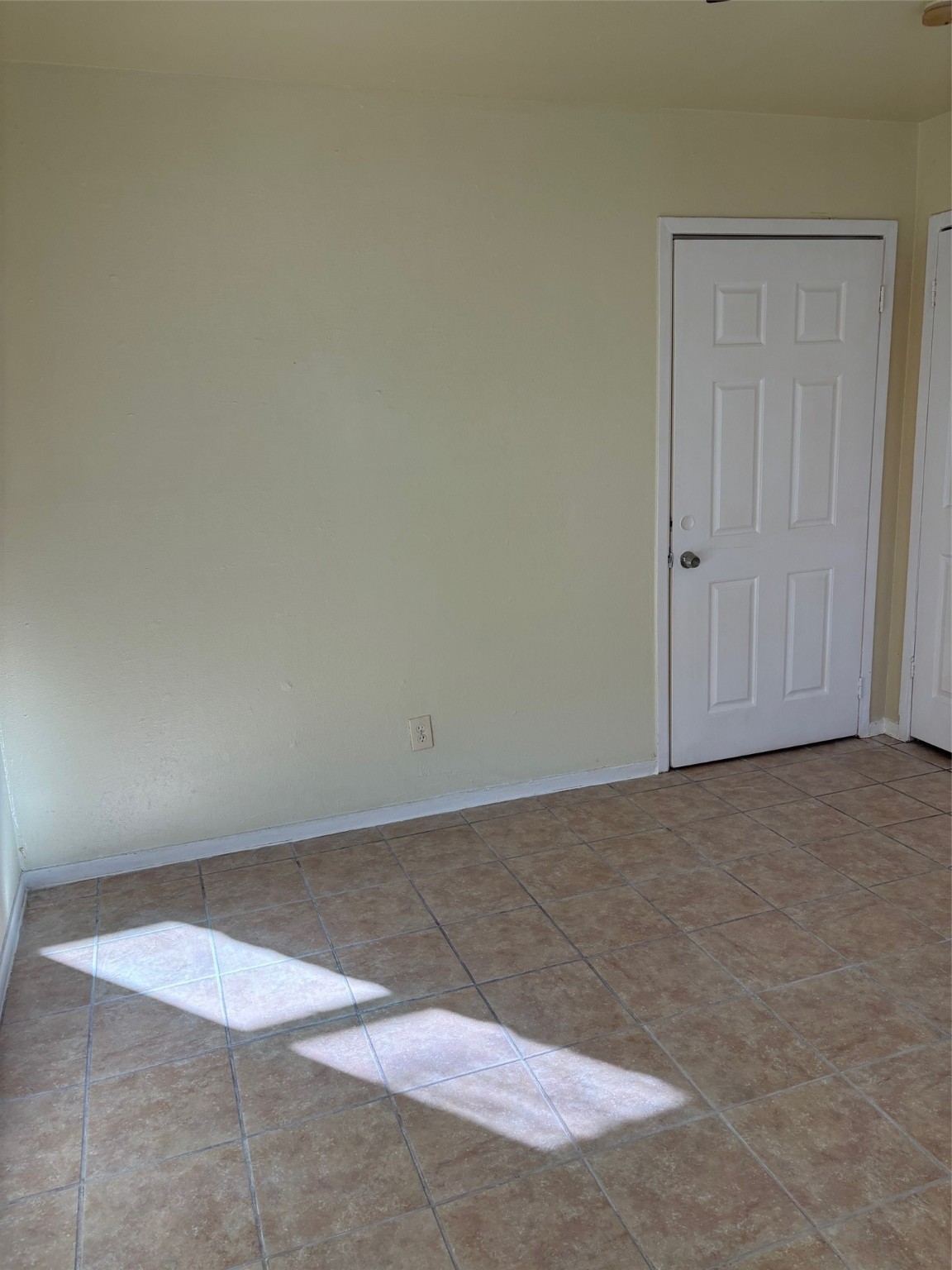 3502 Campbell Street, Unit 4 Houston, TX 77026 - Photo 9 of 10 a view of room