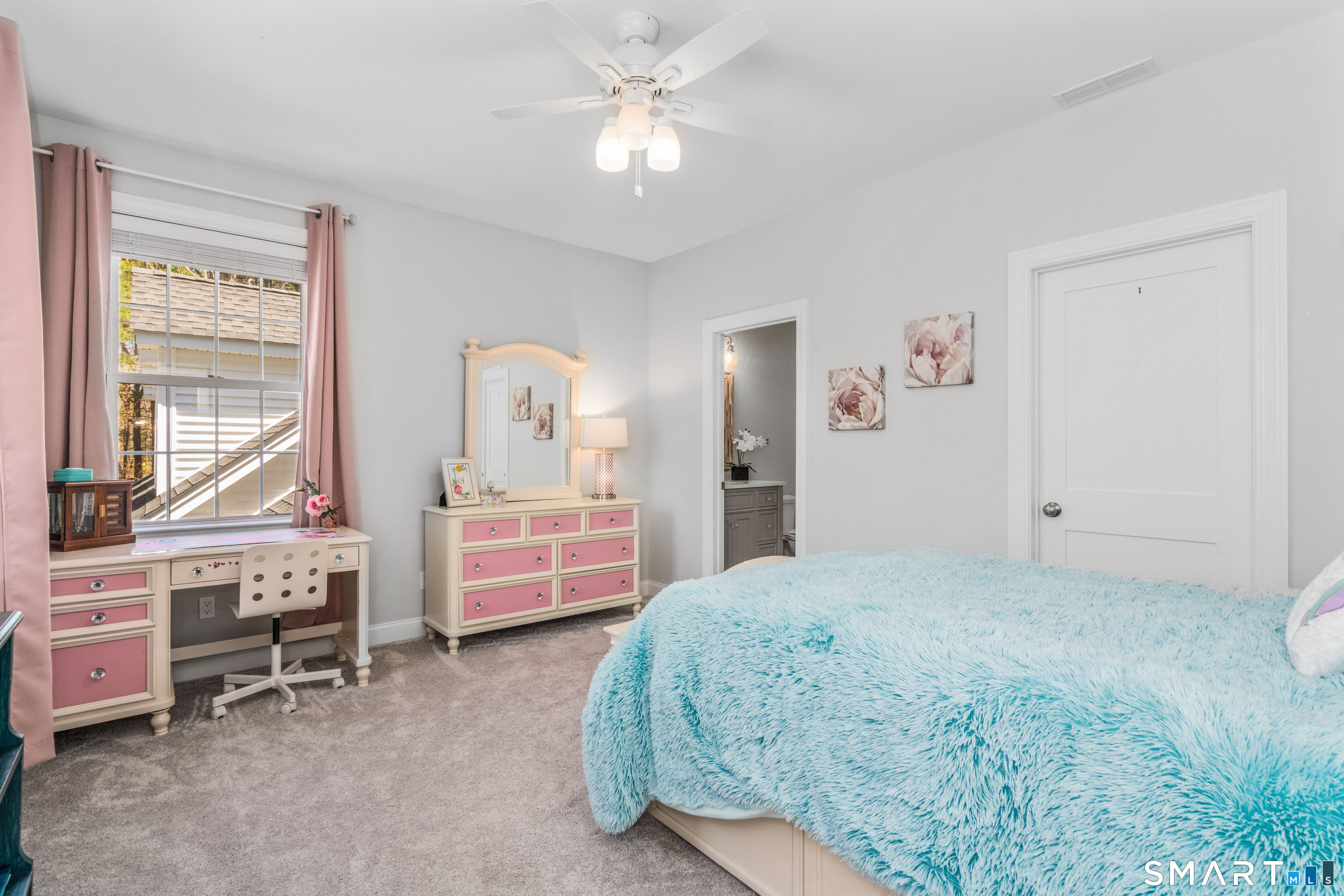 152 Old Farms Road Simsbury, CT 06070 - Photo 27 of 40 ensuite bedroom with walk-in closet and a spacious bath