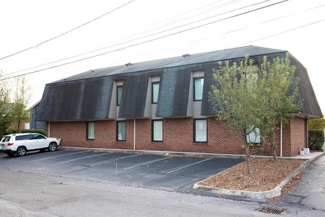 $1,800 | 221 North Oak Avenue, Cookeville, TN 38501