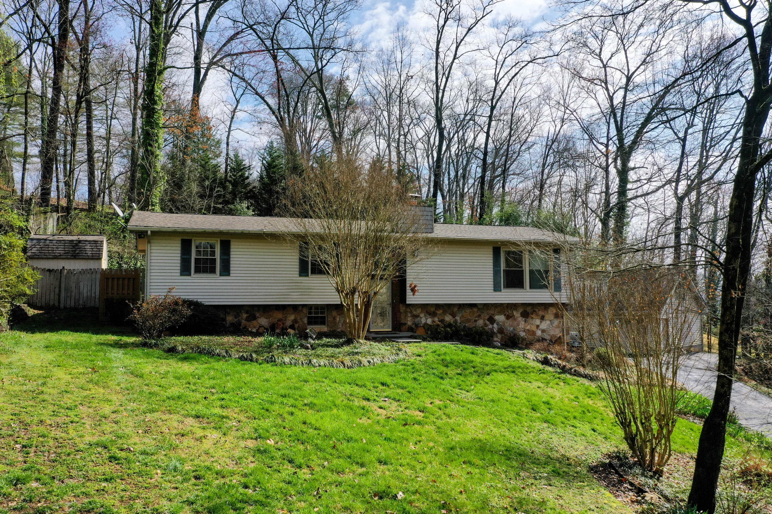 220 Orchard Knob Road Clinton, TN 37716 - Photo 2 of 27 DJI_0335